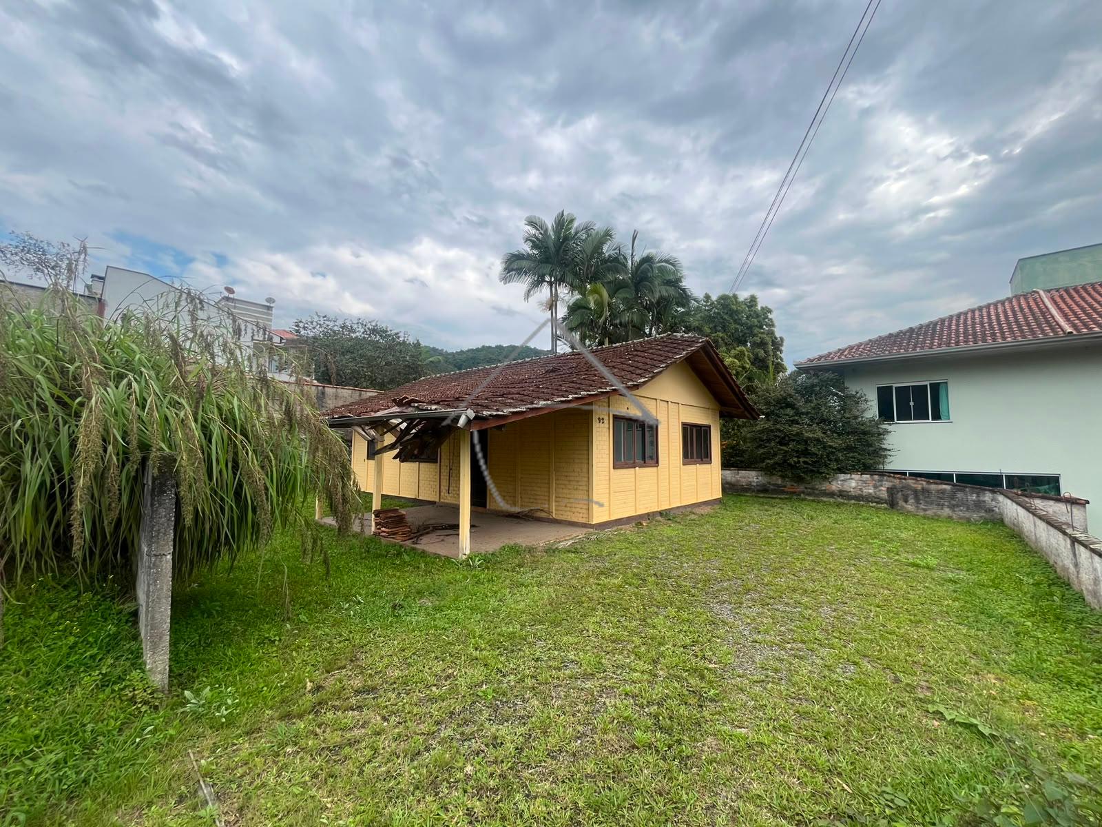 Terreno grande com 3 Casas à Venda - Ilha Da Figueira - Jaragu...