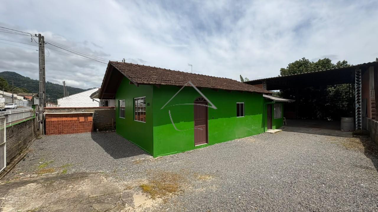 CASA COM GALPÃO disponível para venda no bairro São Luis - Jar...