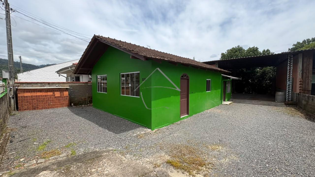 CASA COM GALPÃO disponível para venda no bairro São Luis - Jar...