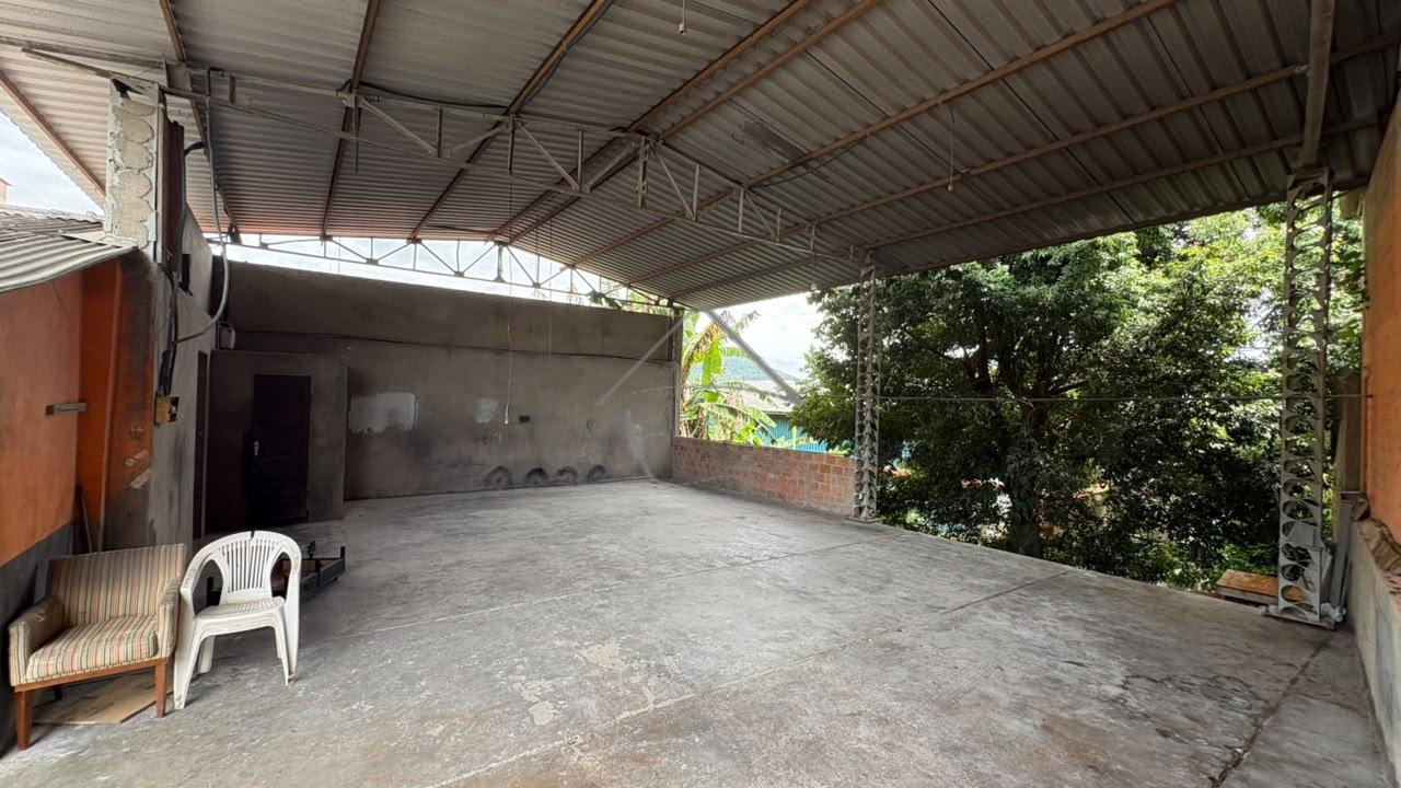 CASA COM GALPÃO disponível para venda no bairro São Luis - Jar...