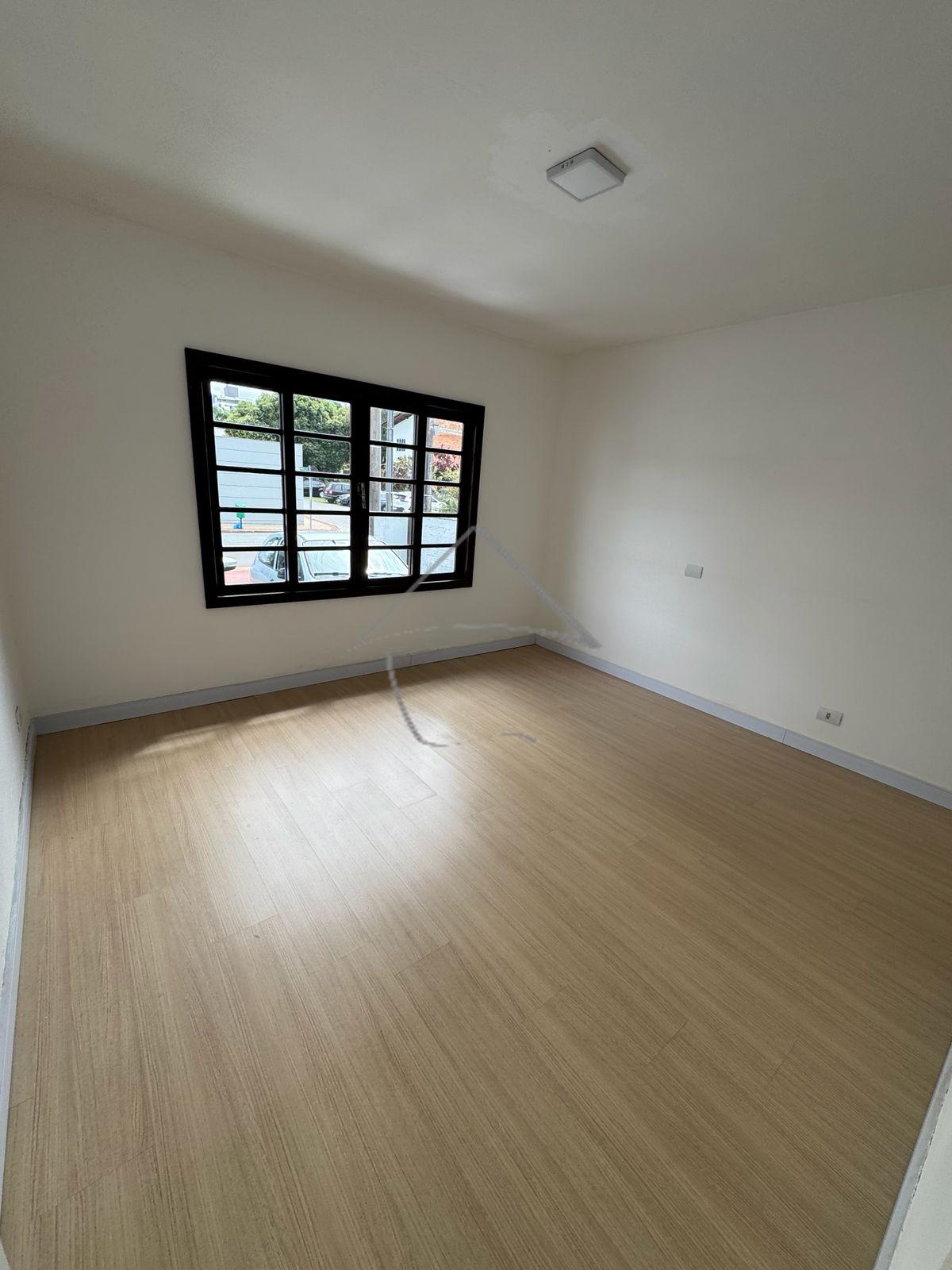 Casa com 5 salas para locação COMERCIAL, CENTRO, JARAGUA DO SU...