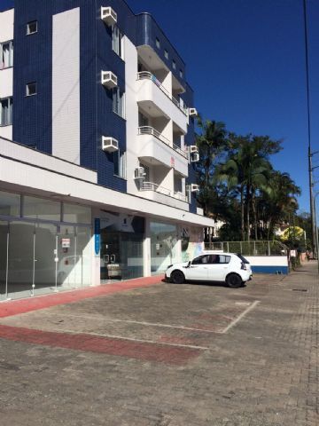 APARTAMENTO SEMI MOBILIADO NO BAIRRO CENTRO