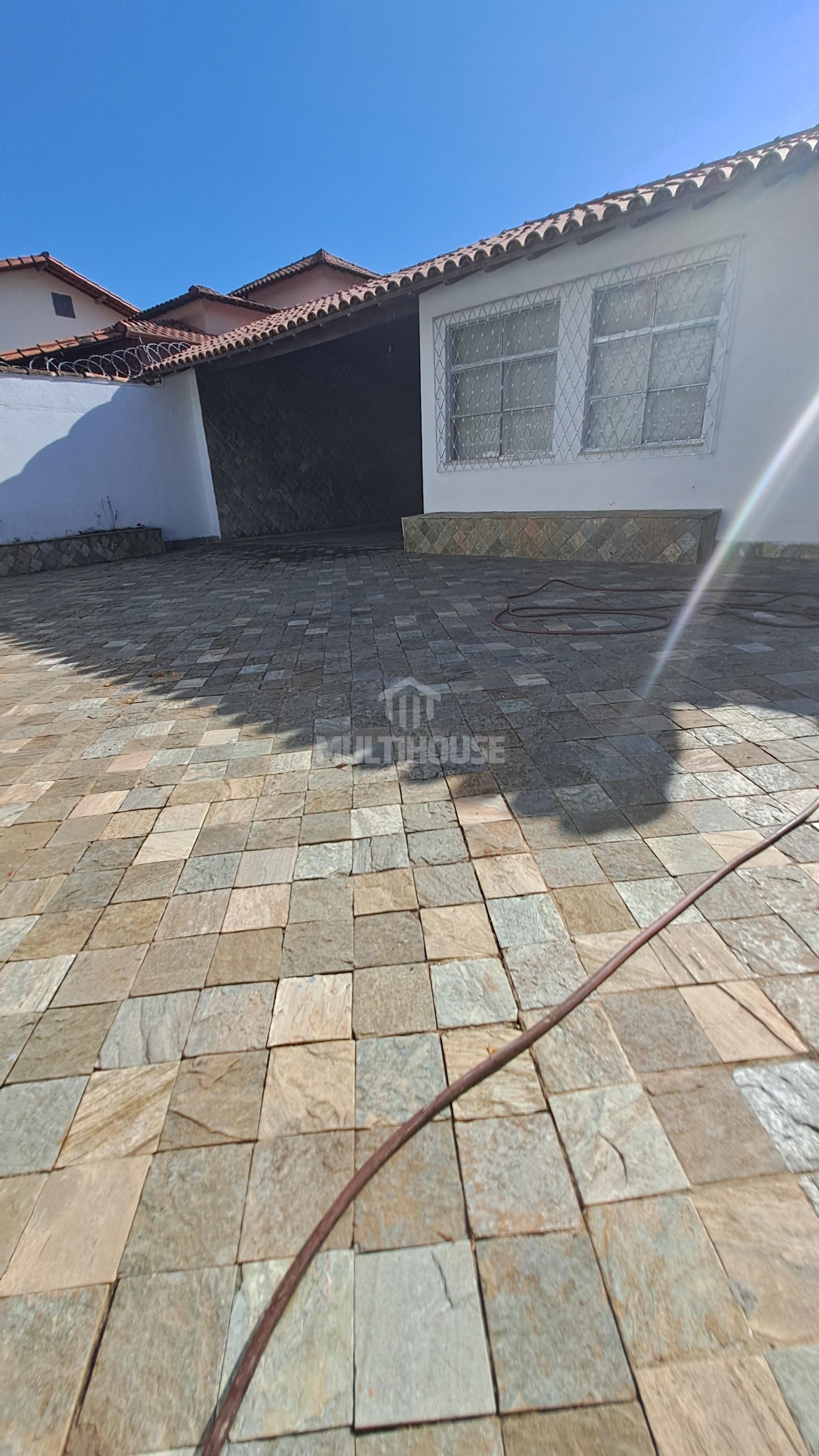 Excelente Casa ? venda com 3 quartos no bairro Itapoa, BELO HO...