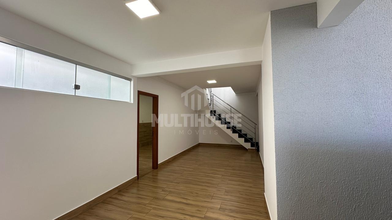 Casa à venda, 4 quartos sendo 01 suite no bairro Vitoria, BELO...
