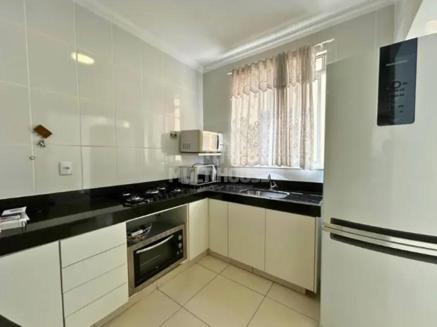 Apartamento para alugar com 3 quartos, 140m² - Foto 6