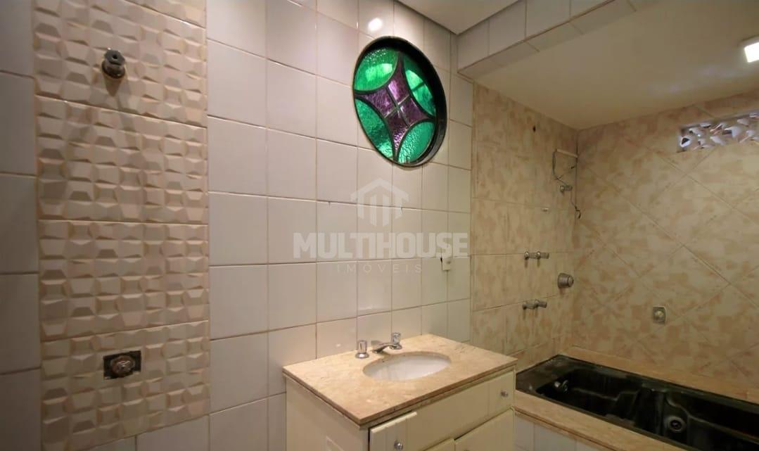 Casa para alugar com 4 quartos, 350m² - Foto 4