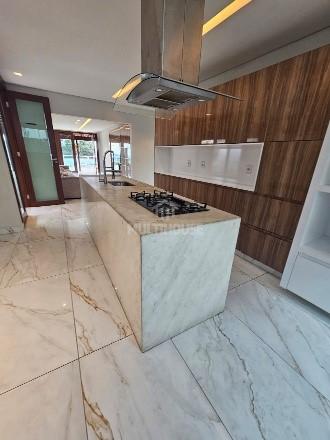 Casa para alugar com 3 quartos, 200m² - Foto 9