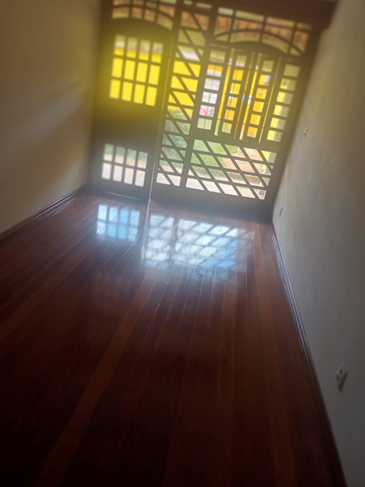 Casa com 149m  3 quartos  1 suíte , 4 vagas no bairro Rio Bran...