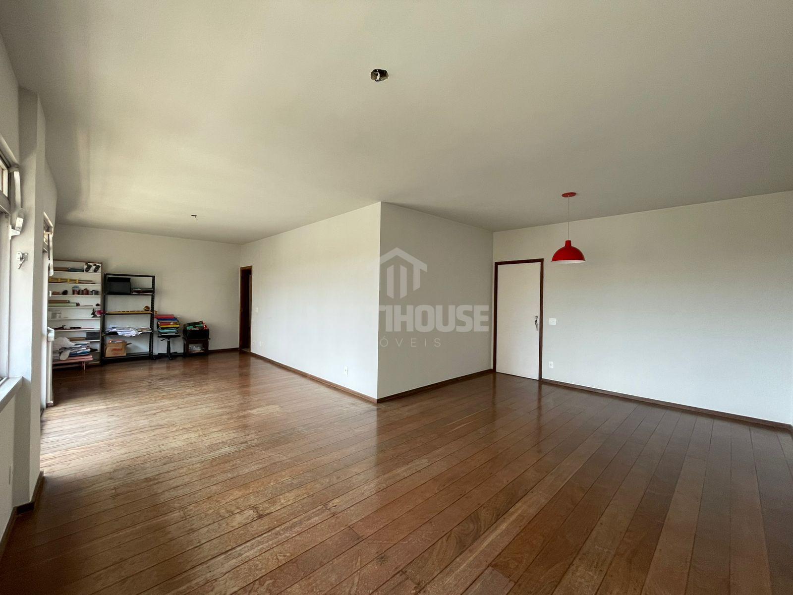 Apartamento de 185 m  4  1 suíte  e 2 vagas noSão José  Pampul...