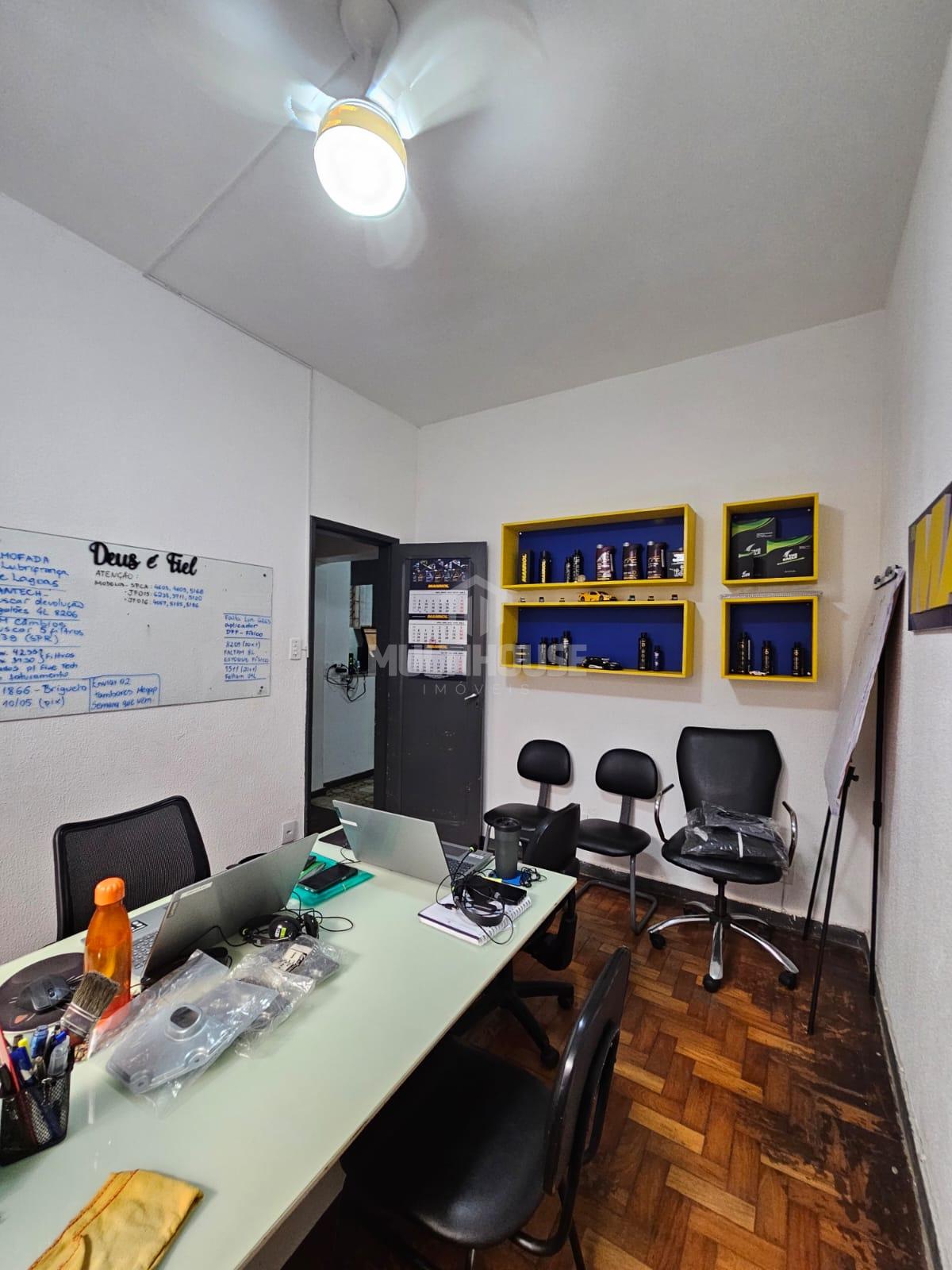 Casa à venda com 197m  3 quartos e 3 vagas no bairro Renascenç...