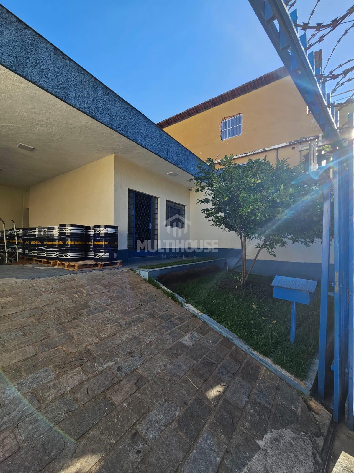 Casa à venda com 197m  3 quartos e 3 vagas no bairro Renascenç...