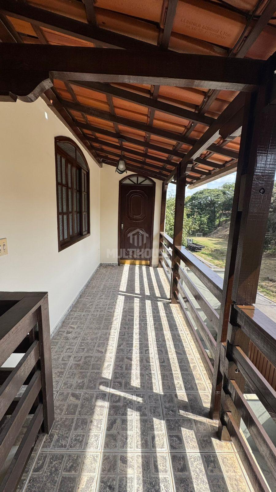 Casa, 4 quartos, 180 m² - Foto 1