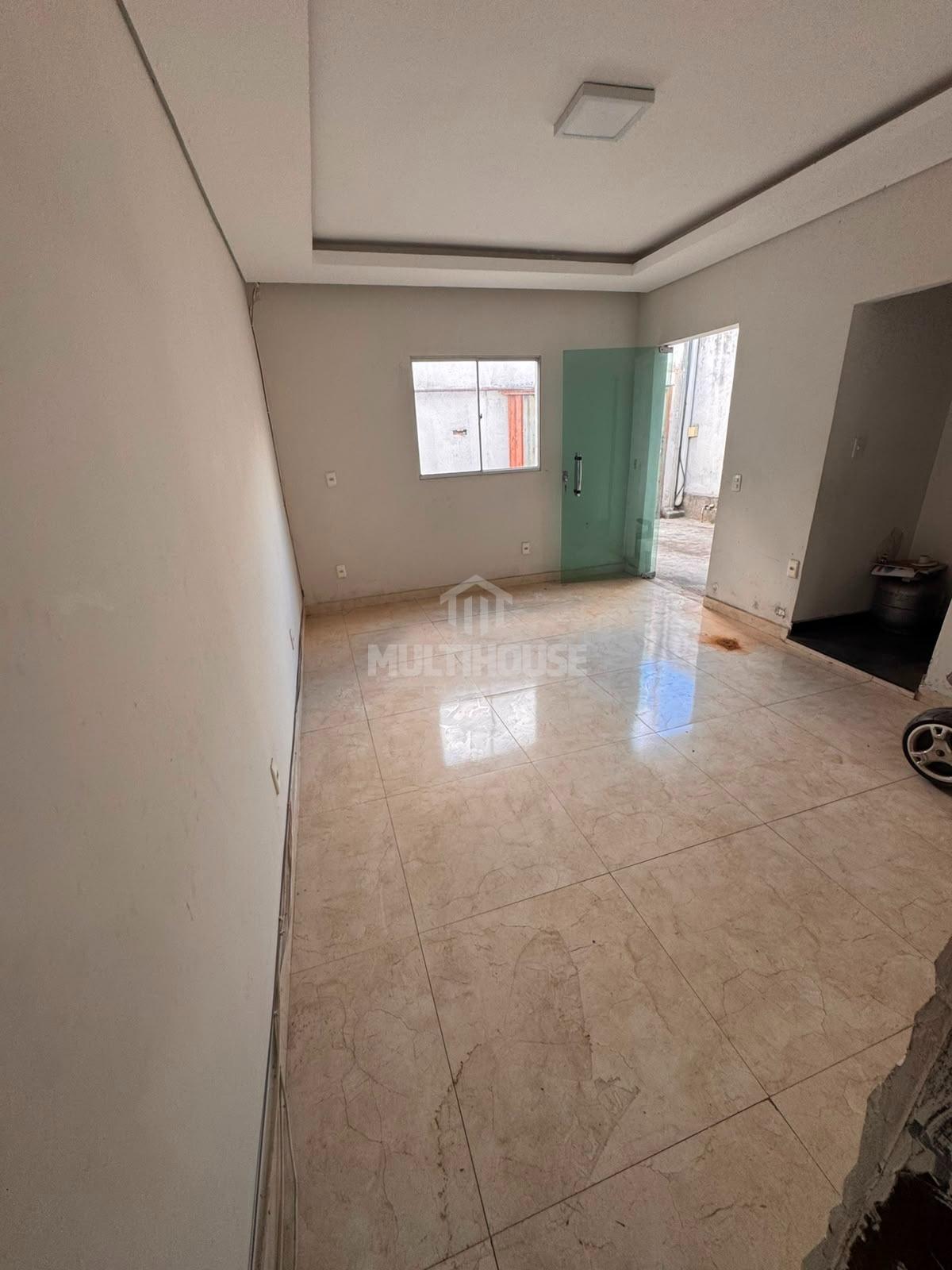 Casa com 4 quartos, 1 suíte, 3 vagas no Candelária, Belo Horiz...