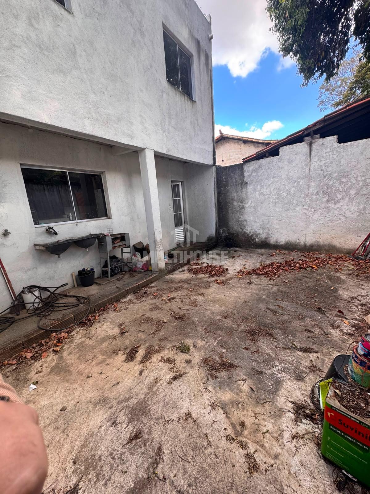 Casa com 4 quartos, 1 suíte, 3 vagas no Candelária, Belo Horiz...