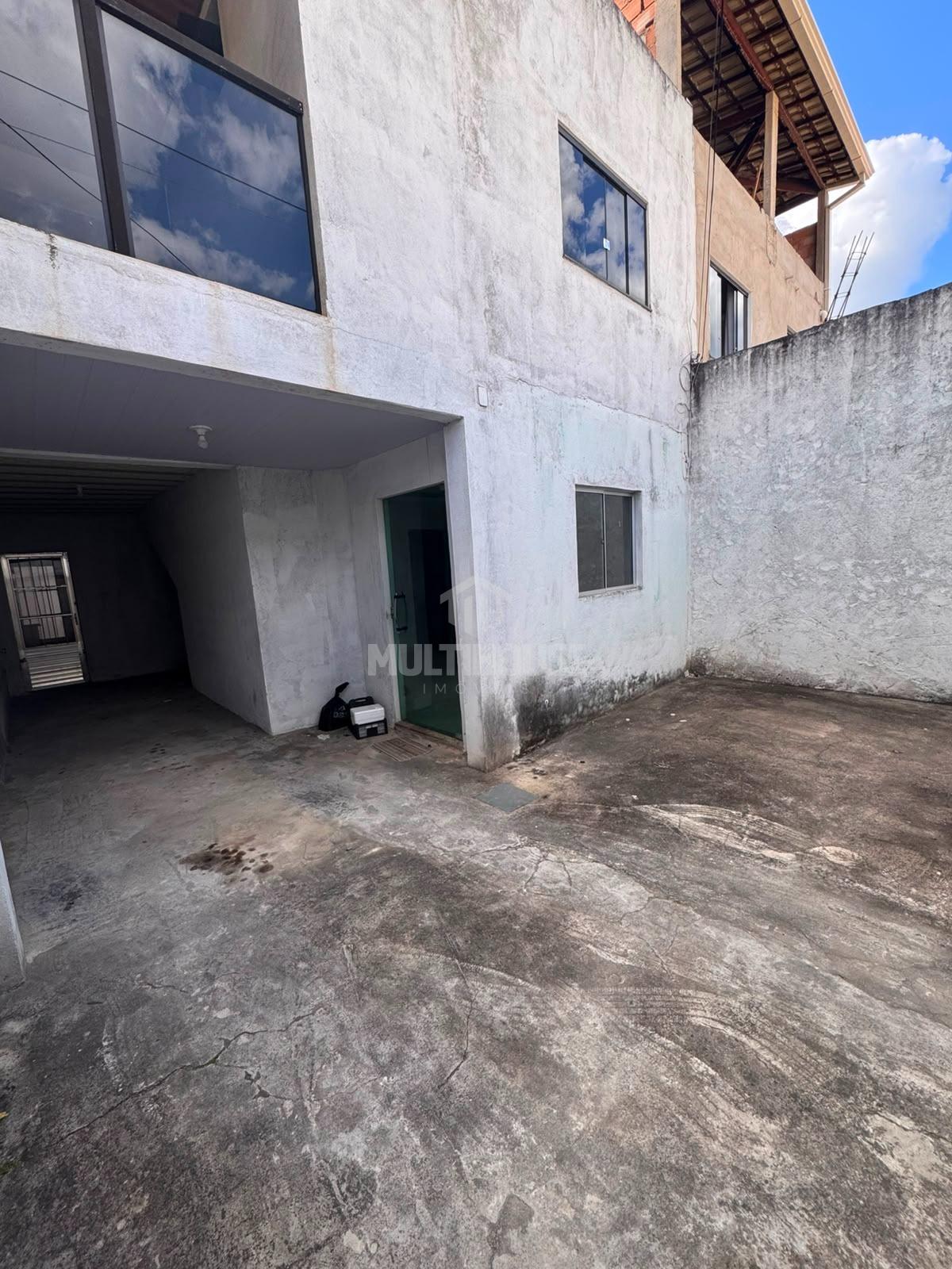 Casa com 4 quartos, 1 suíte, 3 vagas no Candelária, Belo Horiz...
