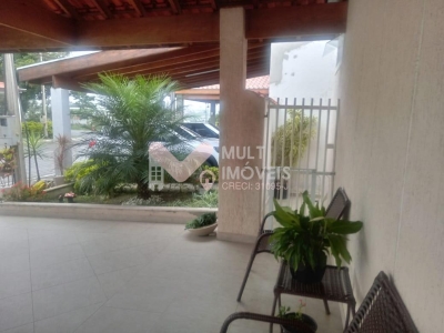 Ótima Casa em condomínio com 3 dormitórios, sendo uma suíte, R...