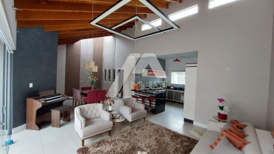Casa com 4 dormitórios à venda, Loteamento Villa Branca, JACAR...