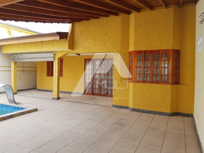 Casa com 03 dorms e piscina, À venda, Jd. Nova Esperança, JACA...