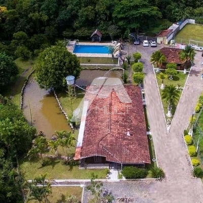 Linda chácara de 4 dormitórios sendo 1 suíte em Santa Isabel SP