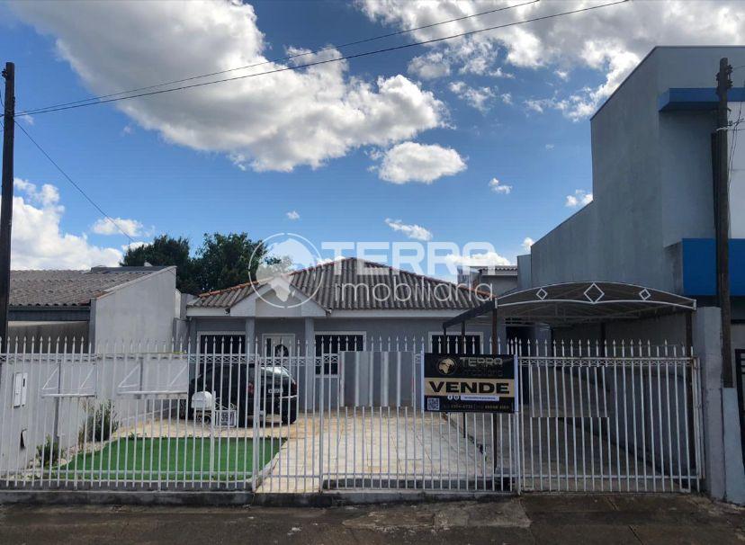 TIMA  OPORTUNIDADE DE CASA NA SANTA CRUZ - PROXIMA A MERCADO E CENTRO
