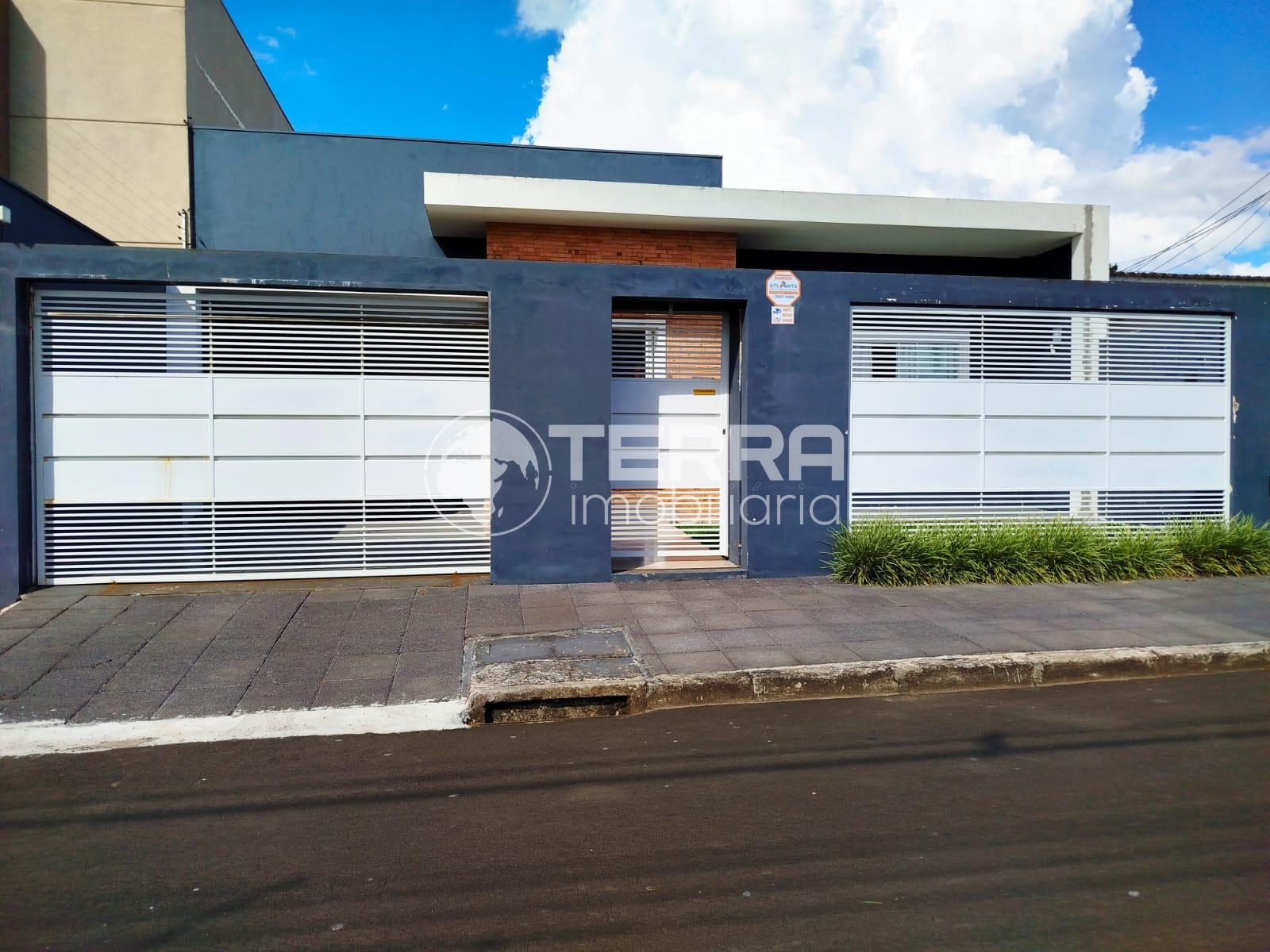 Casa com 3 dormitrios  venda, TRIANON, GUARAPUAVA - PR