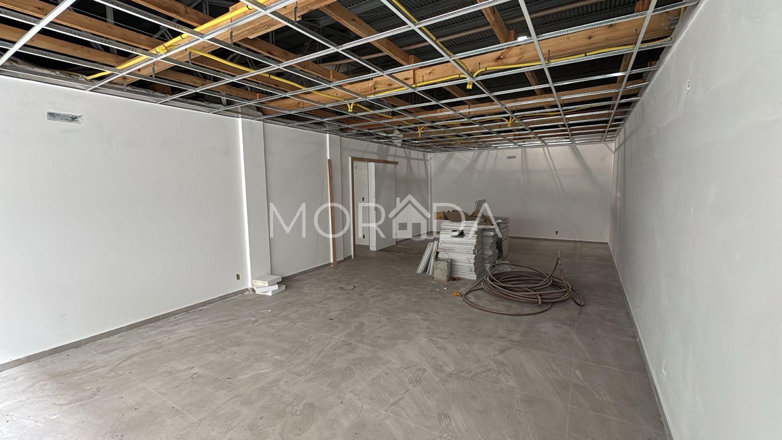 Sala Comercial de 65,63m   para Aluguel no Centro Comercial de...