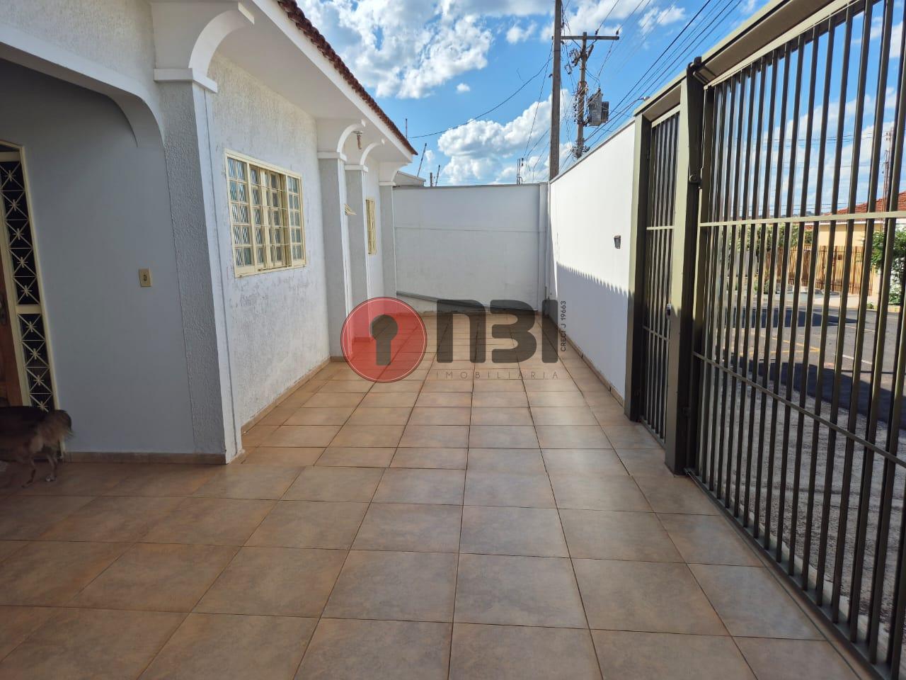 Casa com 3 quartos à venda, 197m² — foto 3 de 20