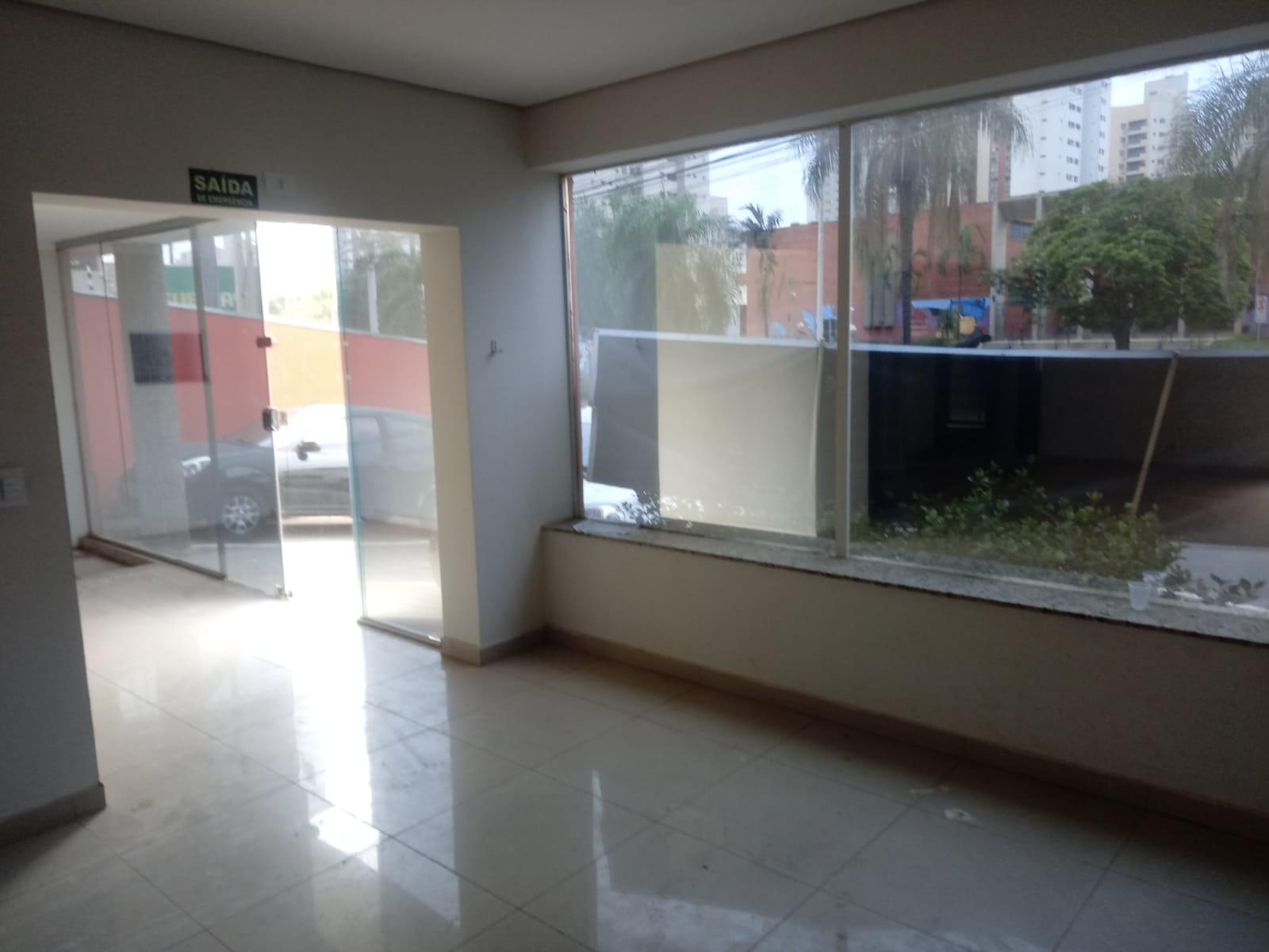 Galpão / Depósito / Armazém  para aluguel, 248m² — foto 1 de 30