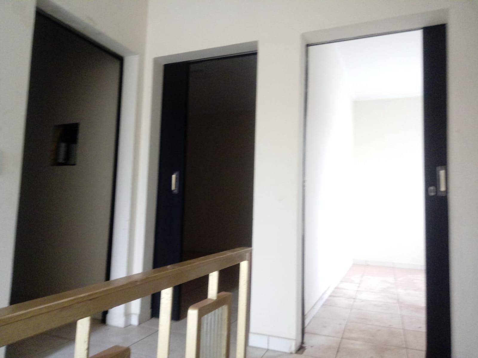 Galpão / Depósito / Armazém  para aluguel, 248m² — foto 7 de 30