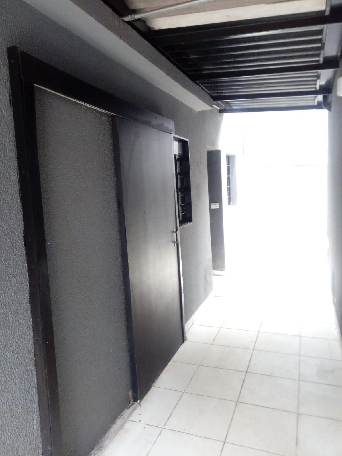 Galpão / Depósito / Armazém  para aluguel, 248m² — foto 16 de 30