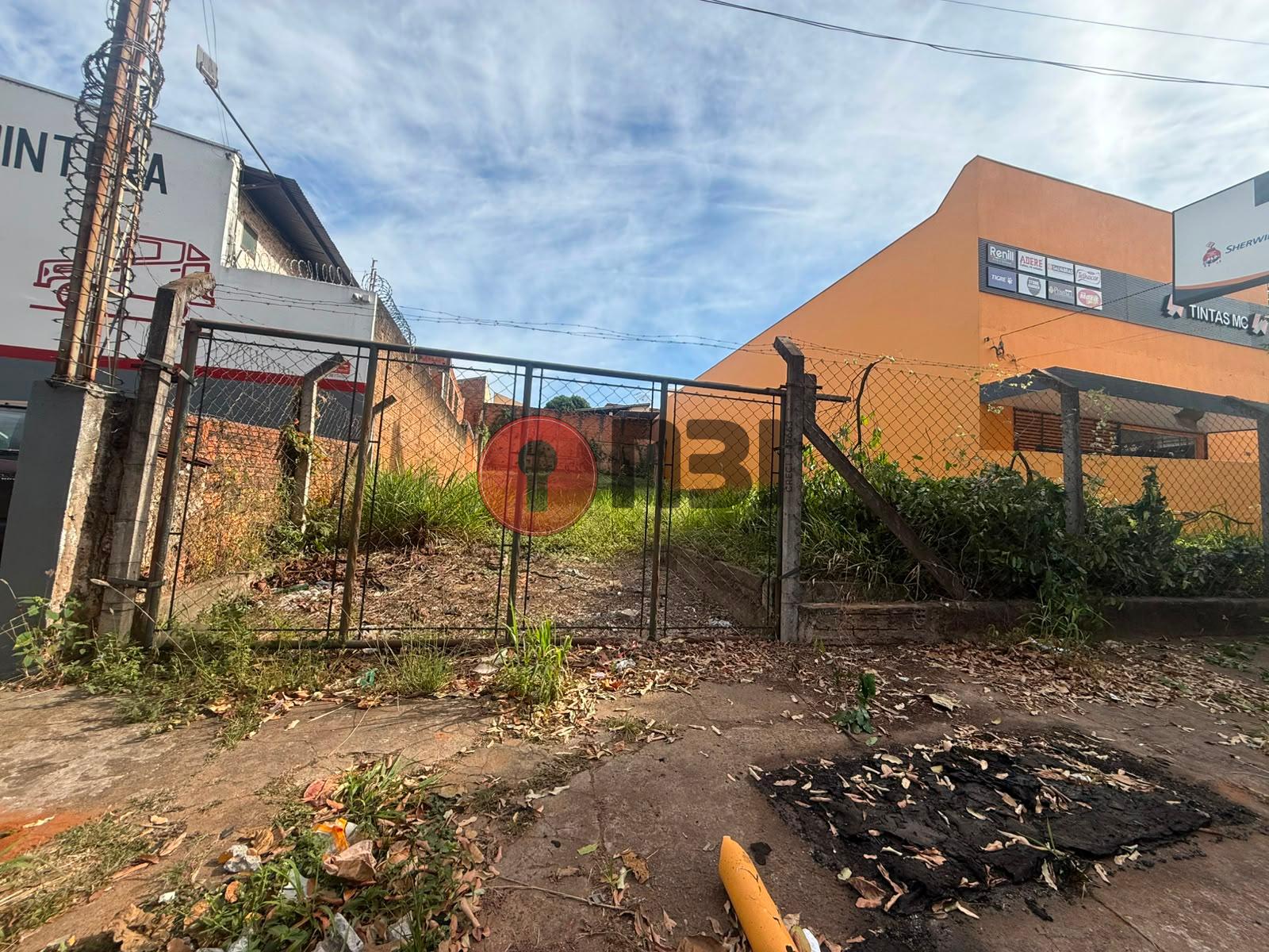 Galpão / Depósito / Armazém  para aluguel, 630m² — foto 1 de 4