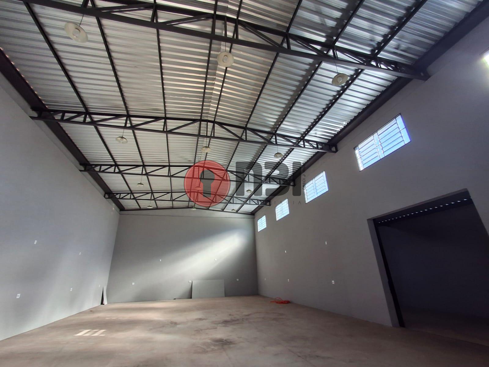 Galpão / Depósito / Armazém  à venda, 300m² — foto 11 de 20