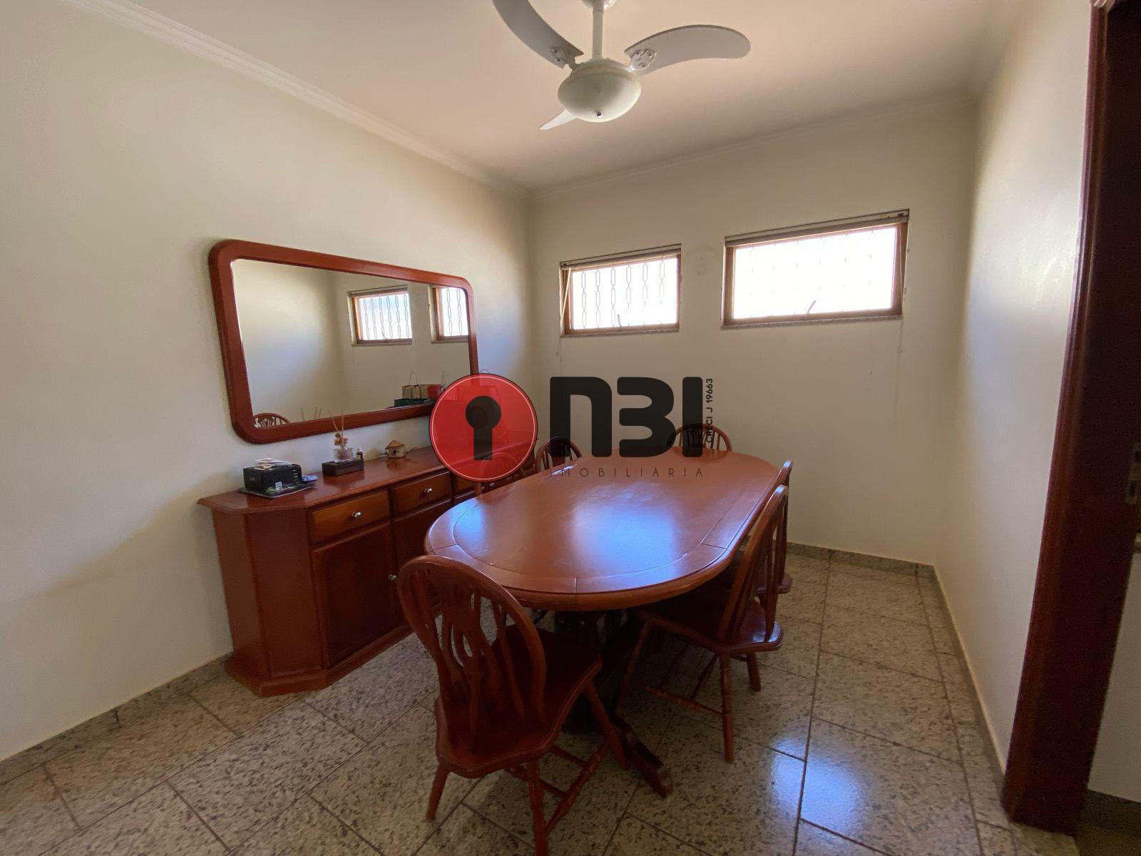 Casa com 3 quartos à venda, 253m² — foto 17 de 52