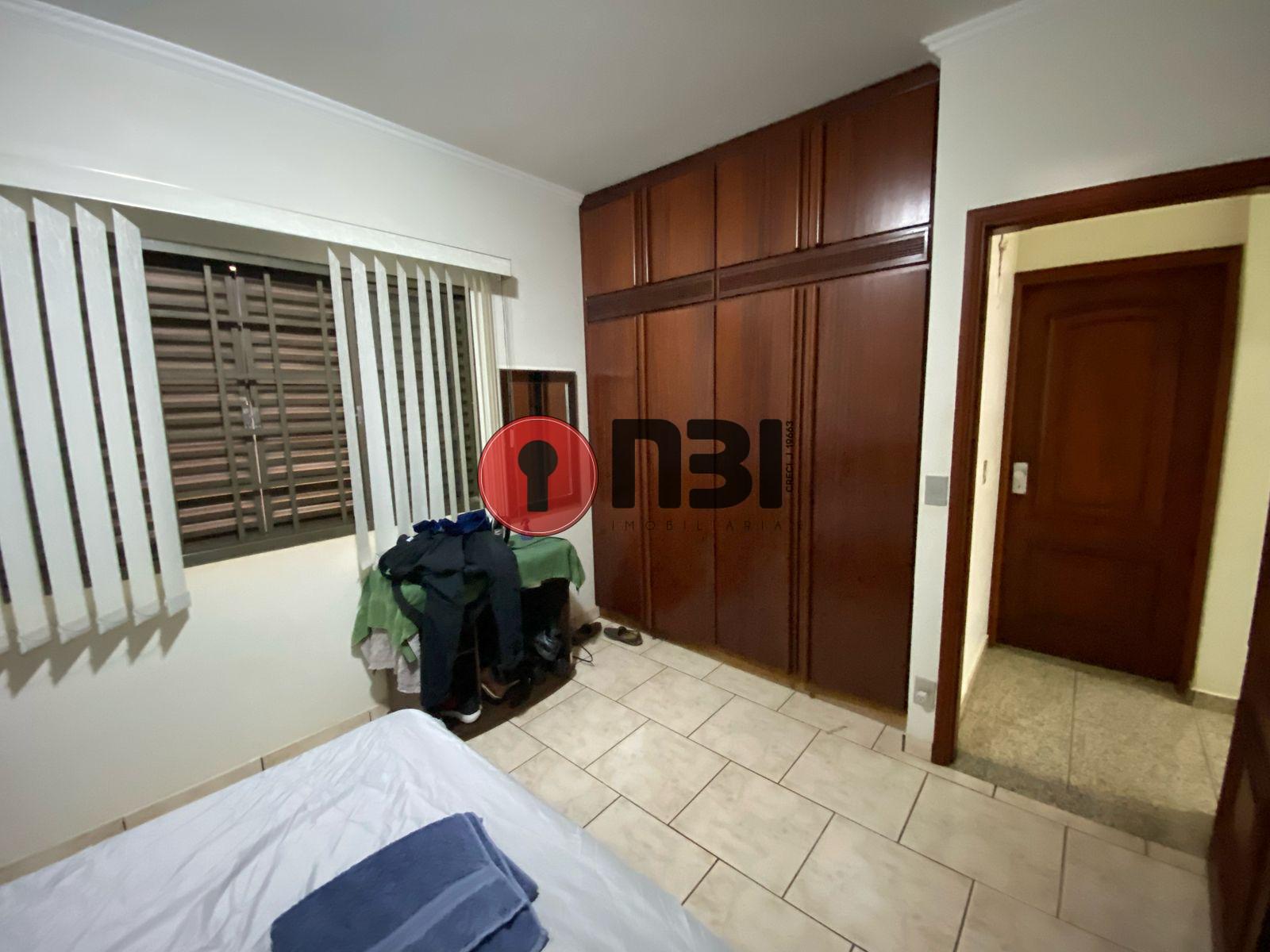Casa com 3 quartos à venda, 253m² — foto 32 de 52