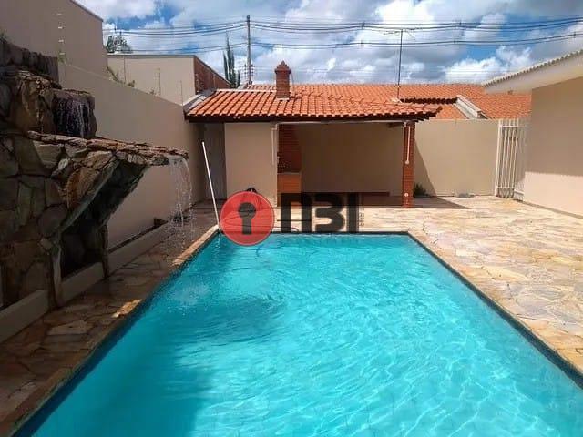 Casa com 4 quartos à venda, 180m² — foto 2 de 19