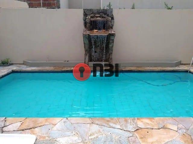 Casa com 4 quartos à venda, 180m² — foto 3 de 19