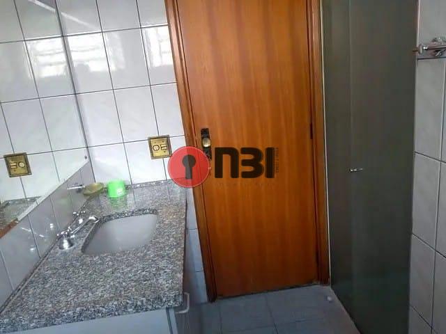 Casa com 4 quartos à venda, 180m² — foto 18 de 19