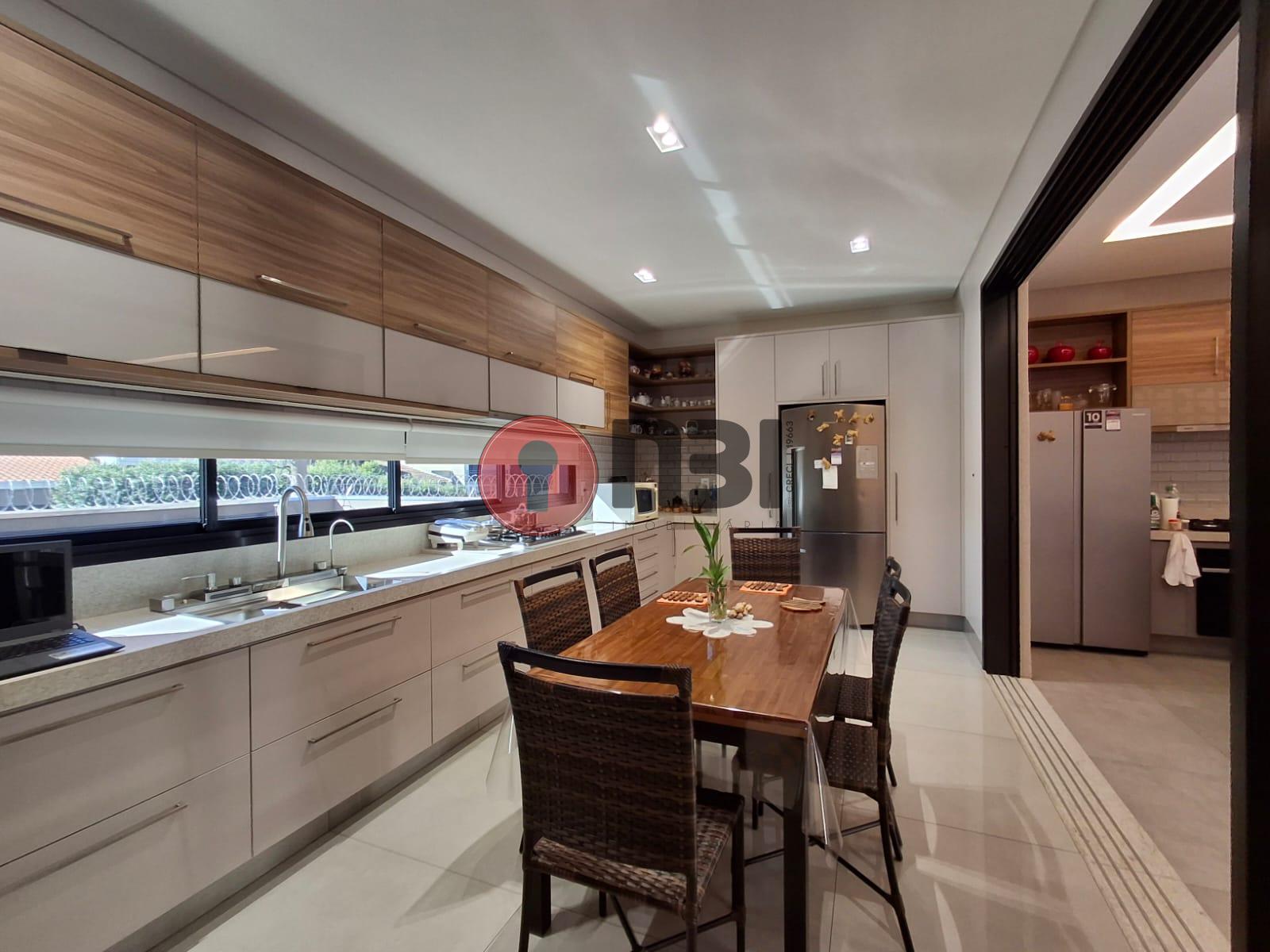 Casa com 3 quartos à venda, 460m² — foto 21 de 52