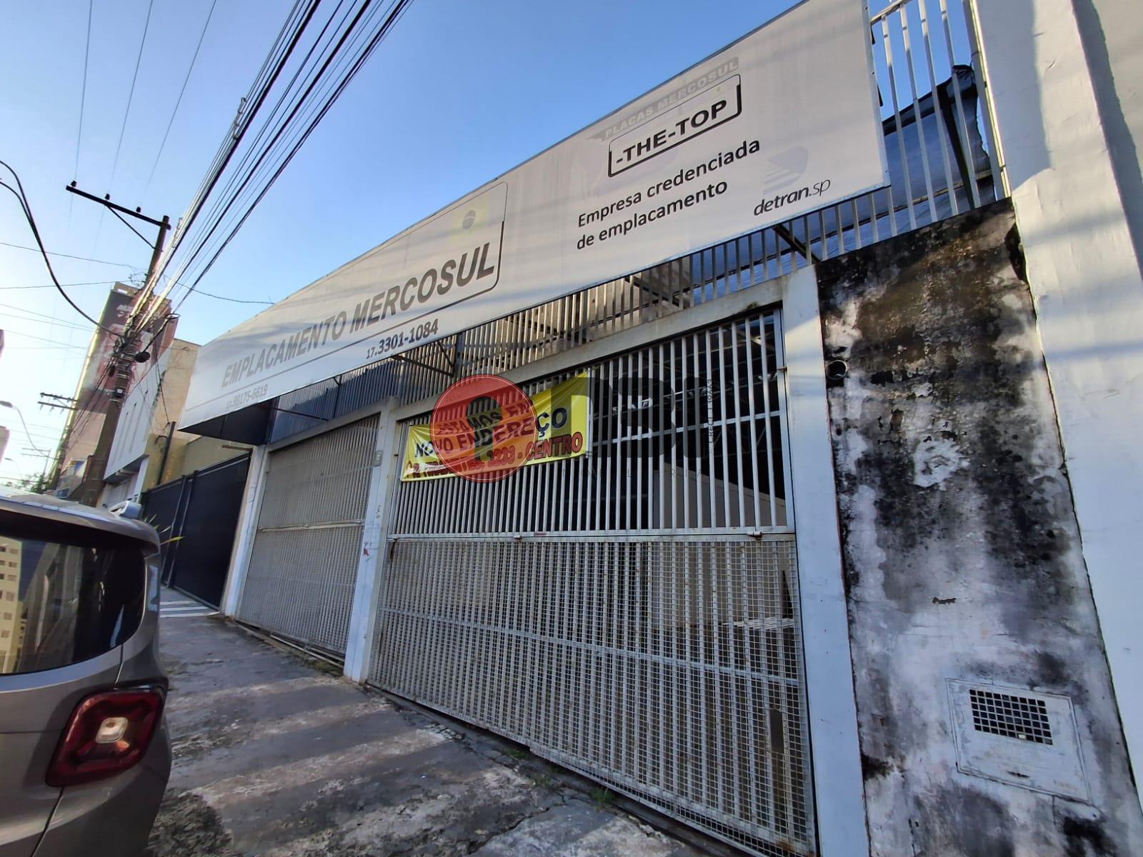 Galpão / Depósito / Armazém  para aluguel, 226m² — foto 2 de 24