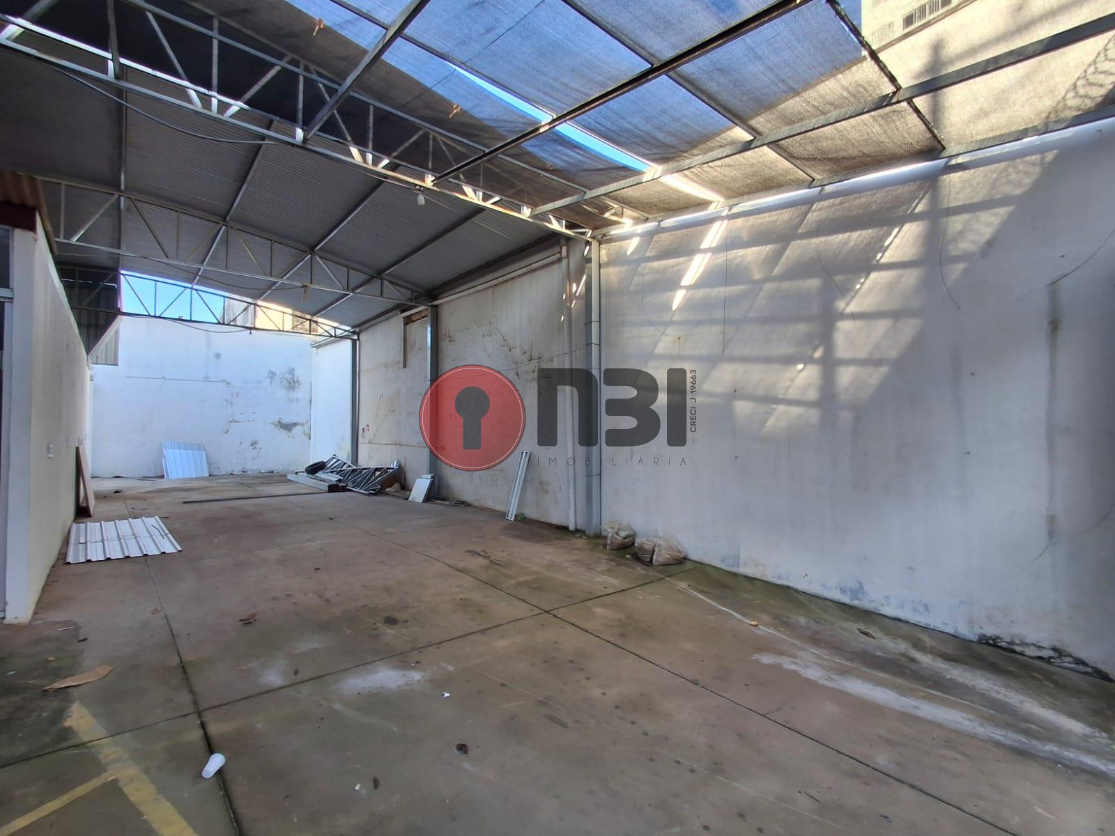 Galpão / Depósito / Armazém  para aluguel, 226m² — foto 4 de 24