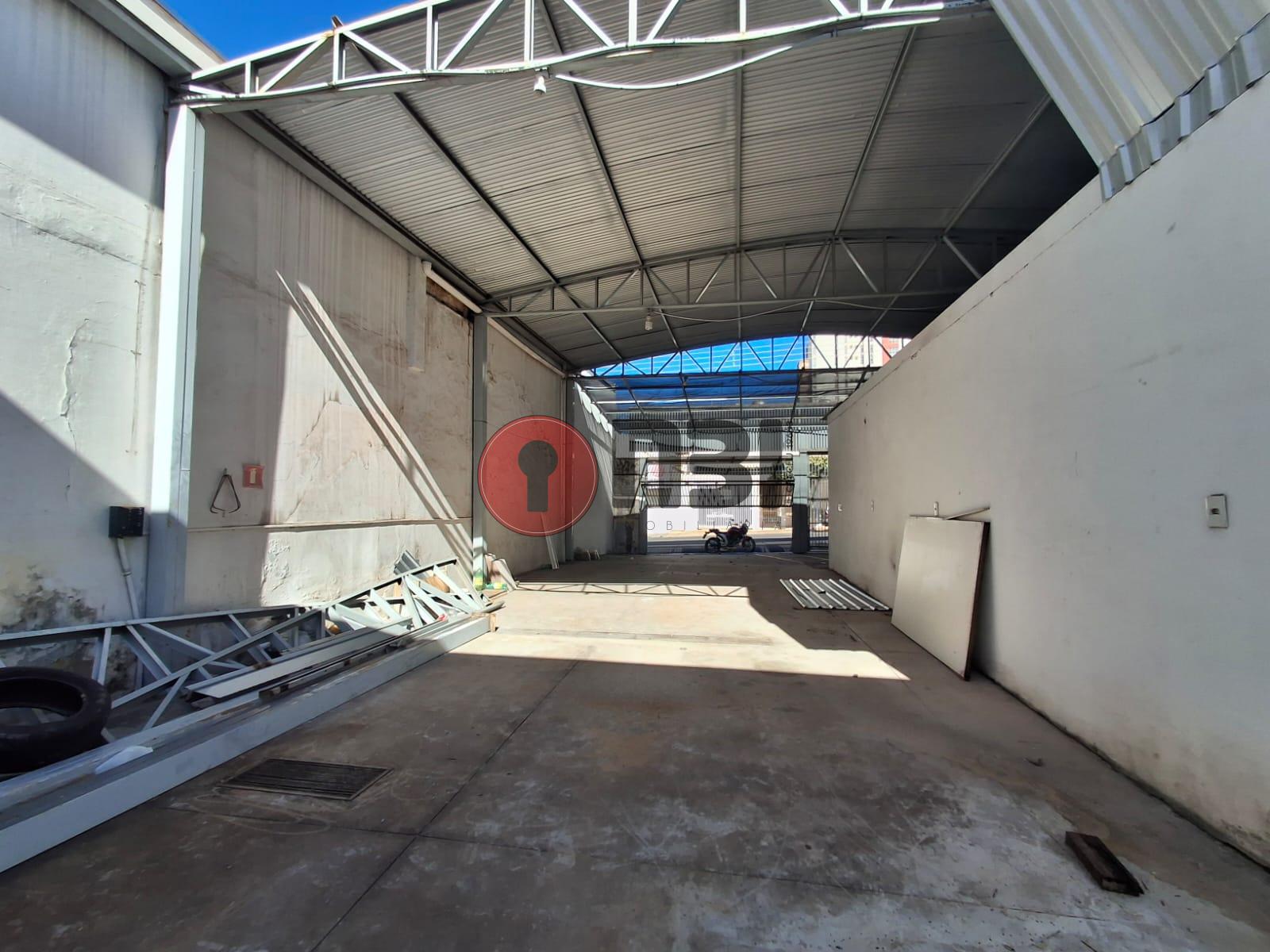 Galpão / Depósito / Armazém  para aluguel, 226m² — foto 8 de 24