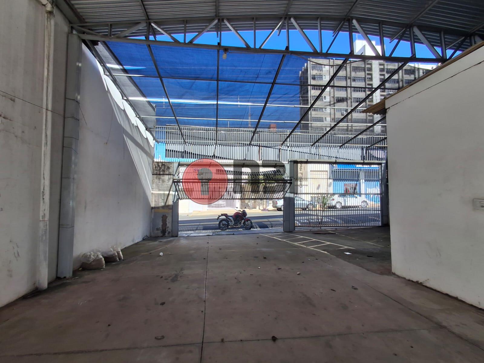 Galpão / Depósito / Armazém  para aluguel, 226m² — foto 9 de 24