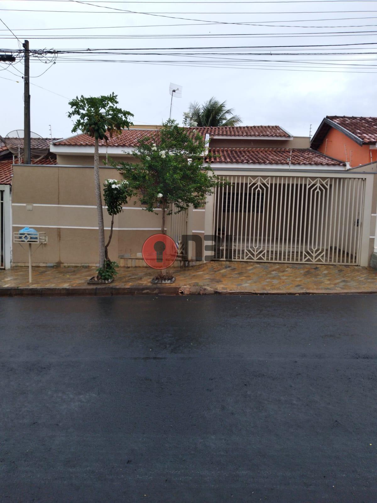 Casa com 3 quartos à venda, 135m² — foto 1 de 23