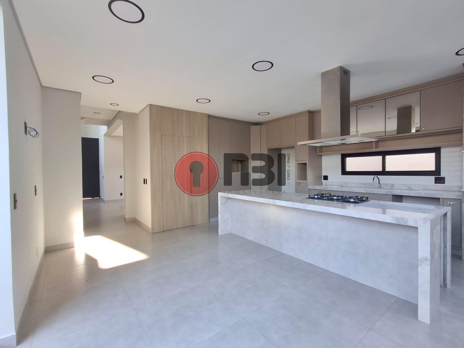 Casa com 3 quartos para aluguel, 300m² — foto 18 de 39