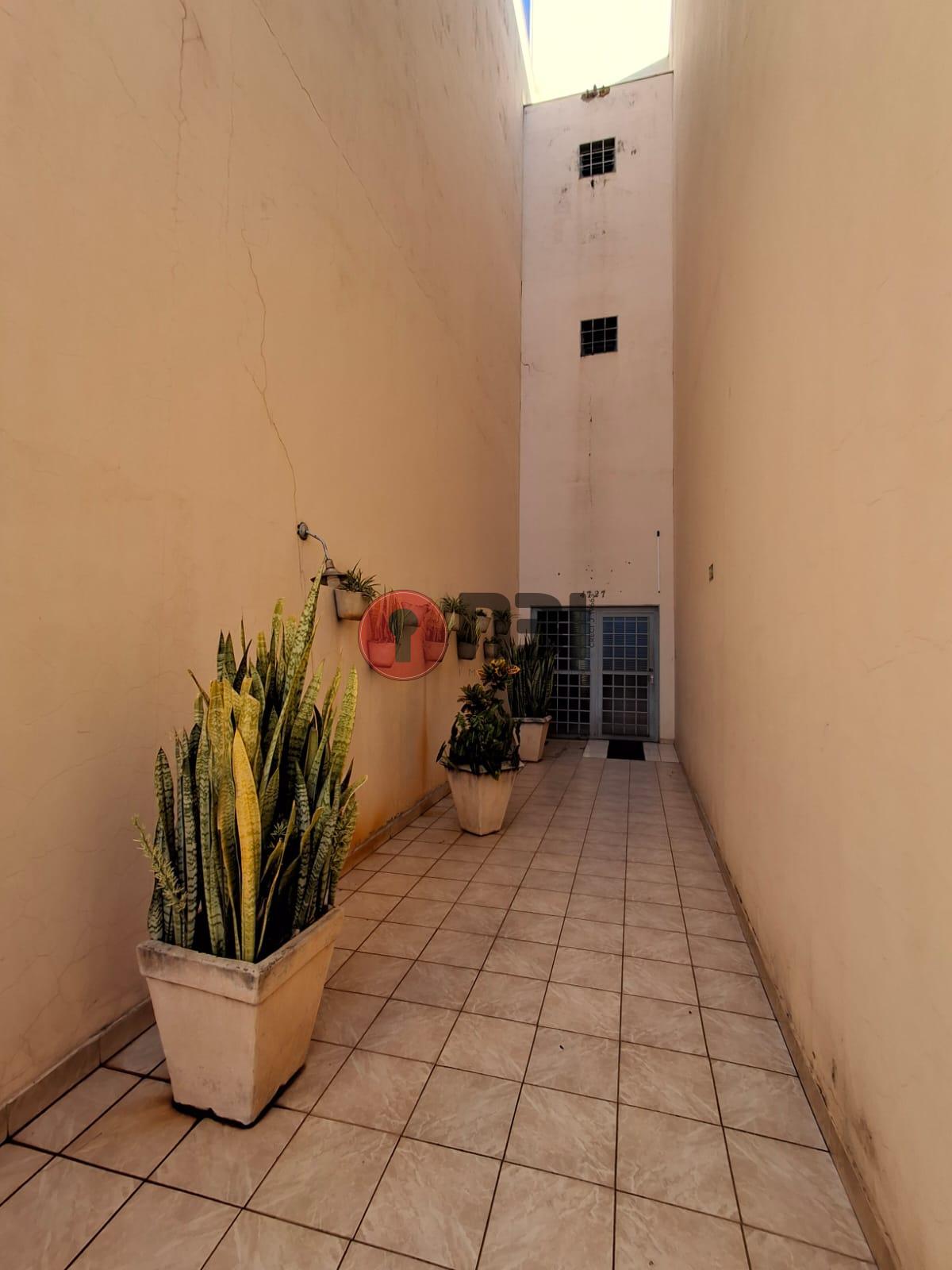 Apartamento com 3 quartos para aluguel, 75m² — foto 2 de 24