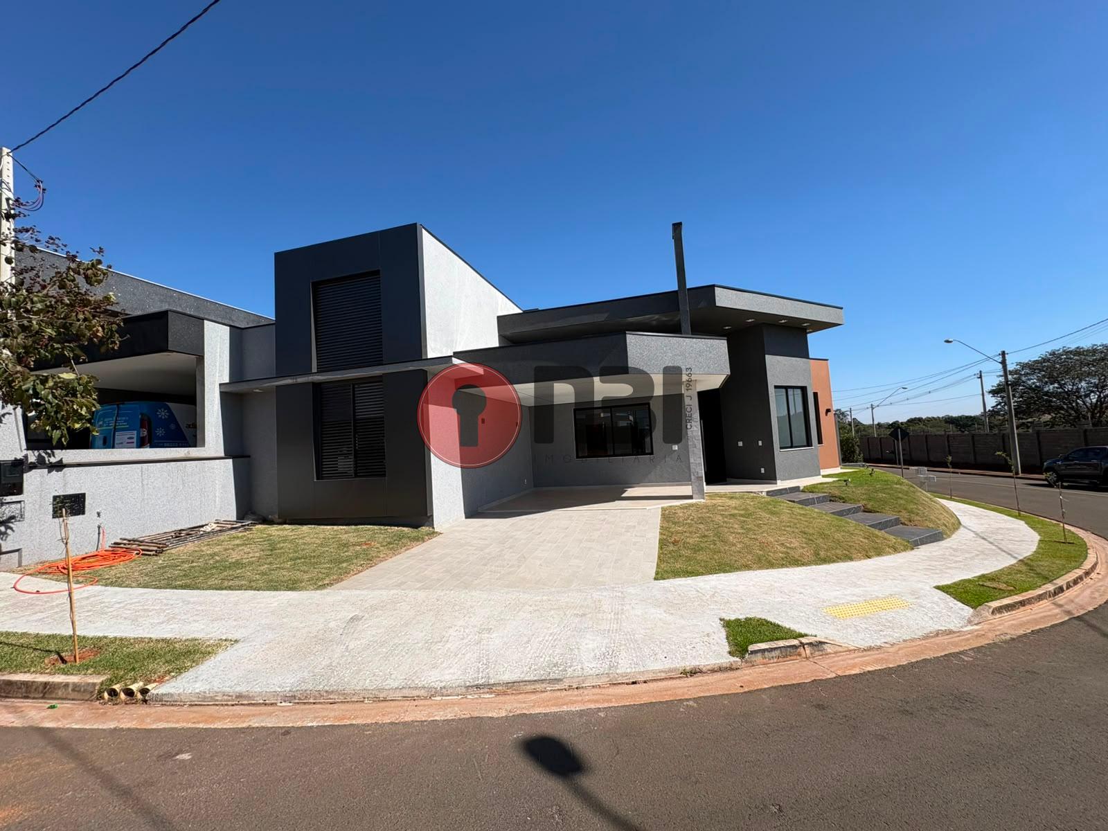 Casa de Condomínio com 3 quartos à venda, 180m² — foto 2 de 31