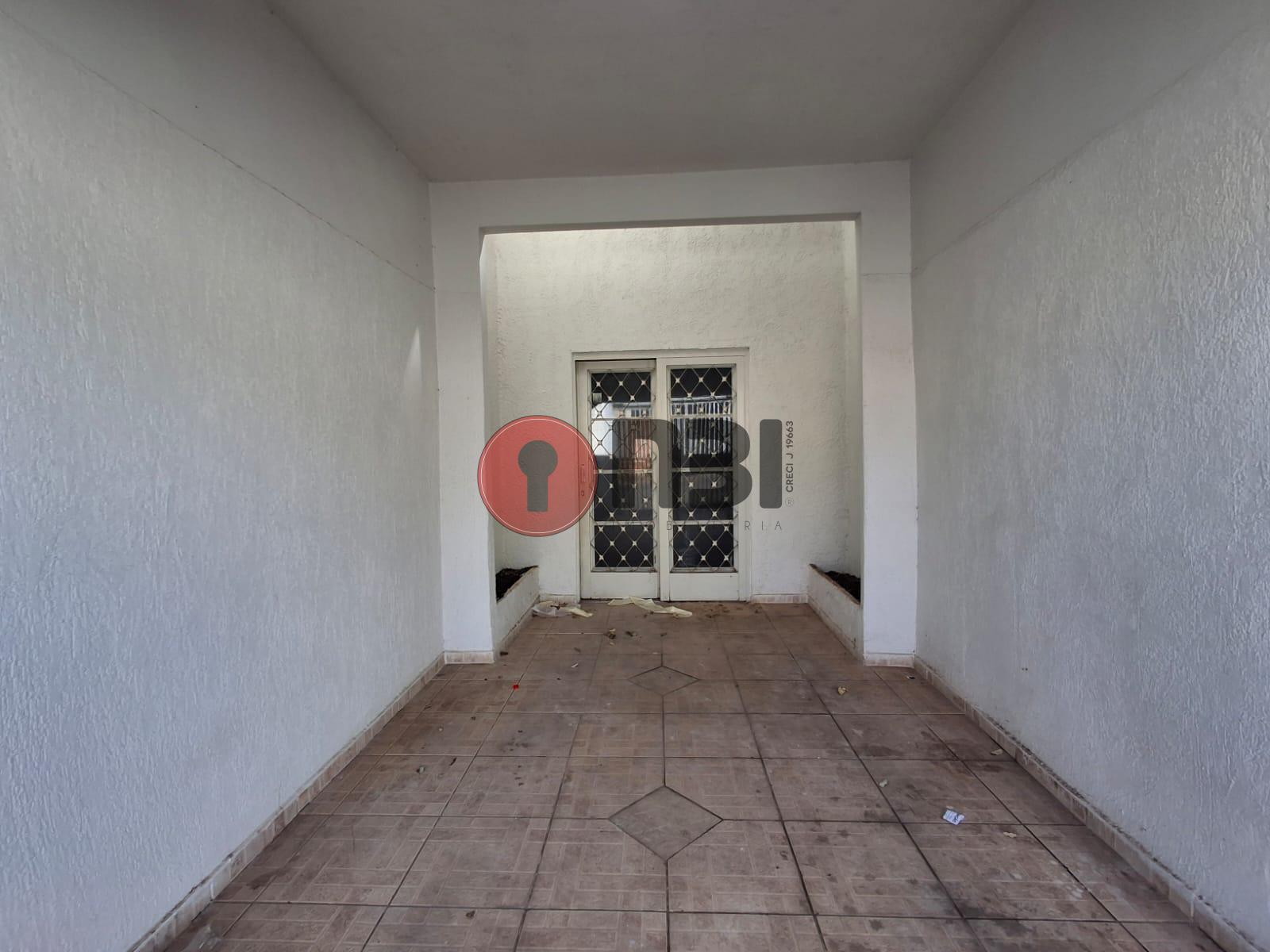 Casa com 3 quartos para aluguel, 260m² — foto 4 de 33