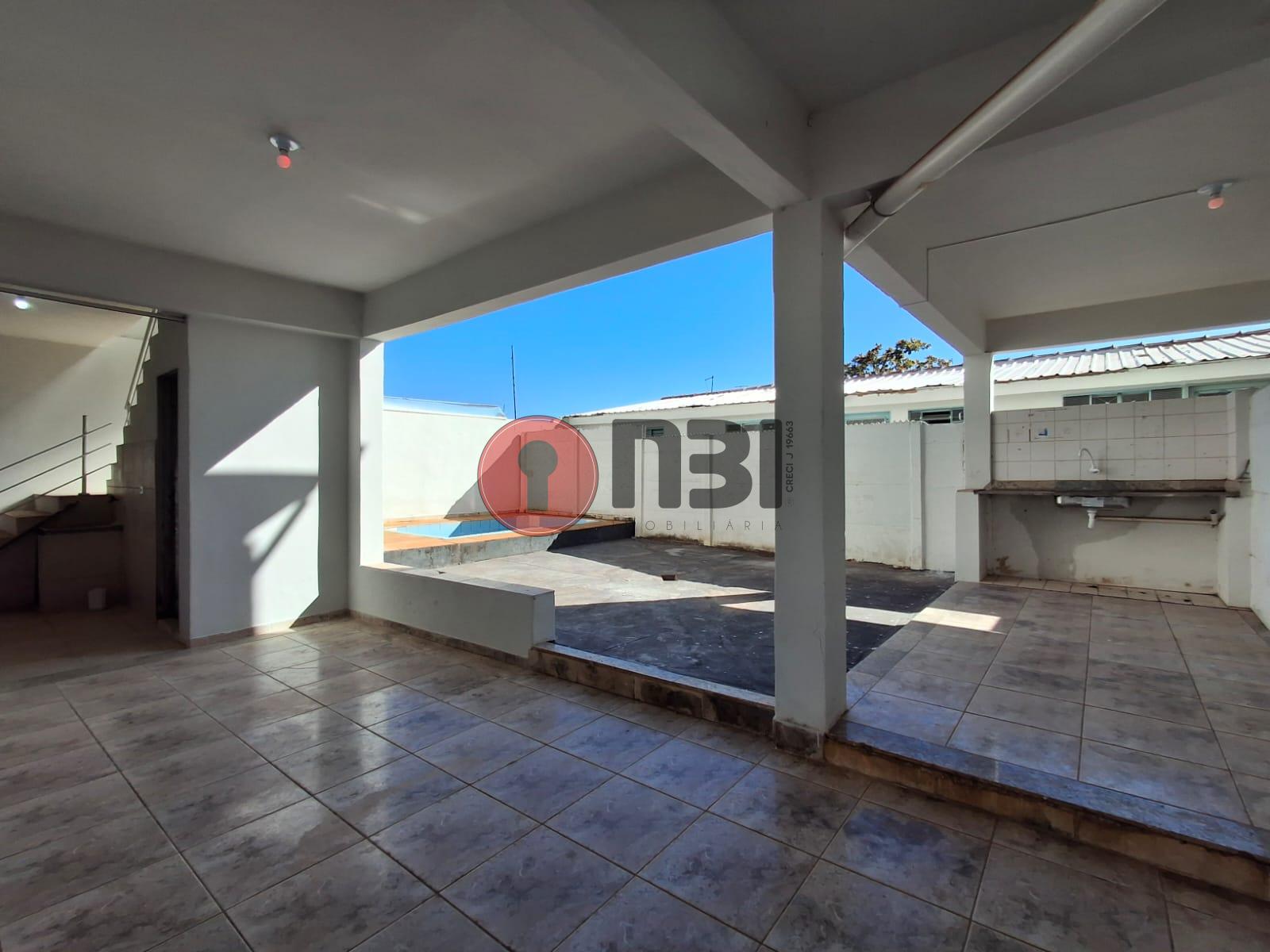 Casa com 3 quartos para aluguel, 260m² — foto 17 de 33