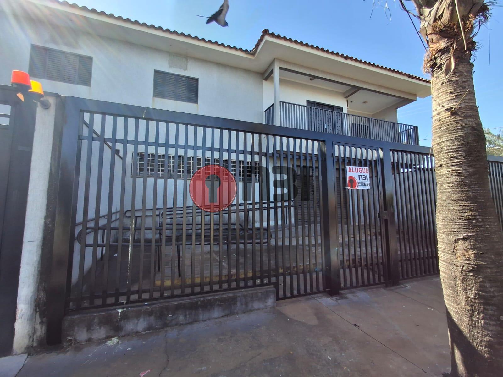Galpão / Depósito / Armazém  para aluguel, 160m² — foto 2 de 20