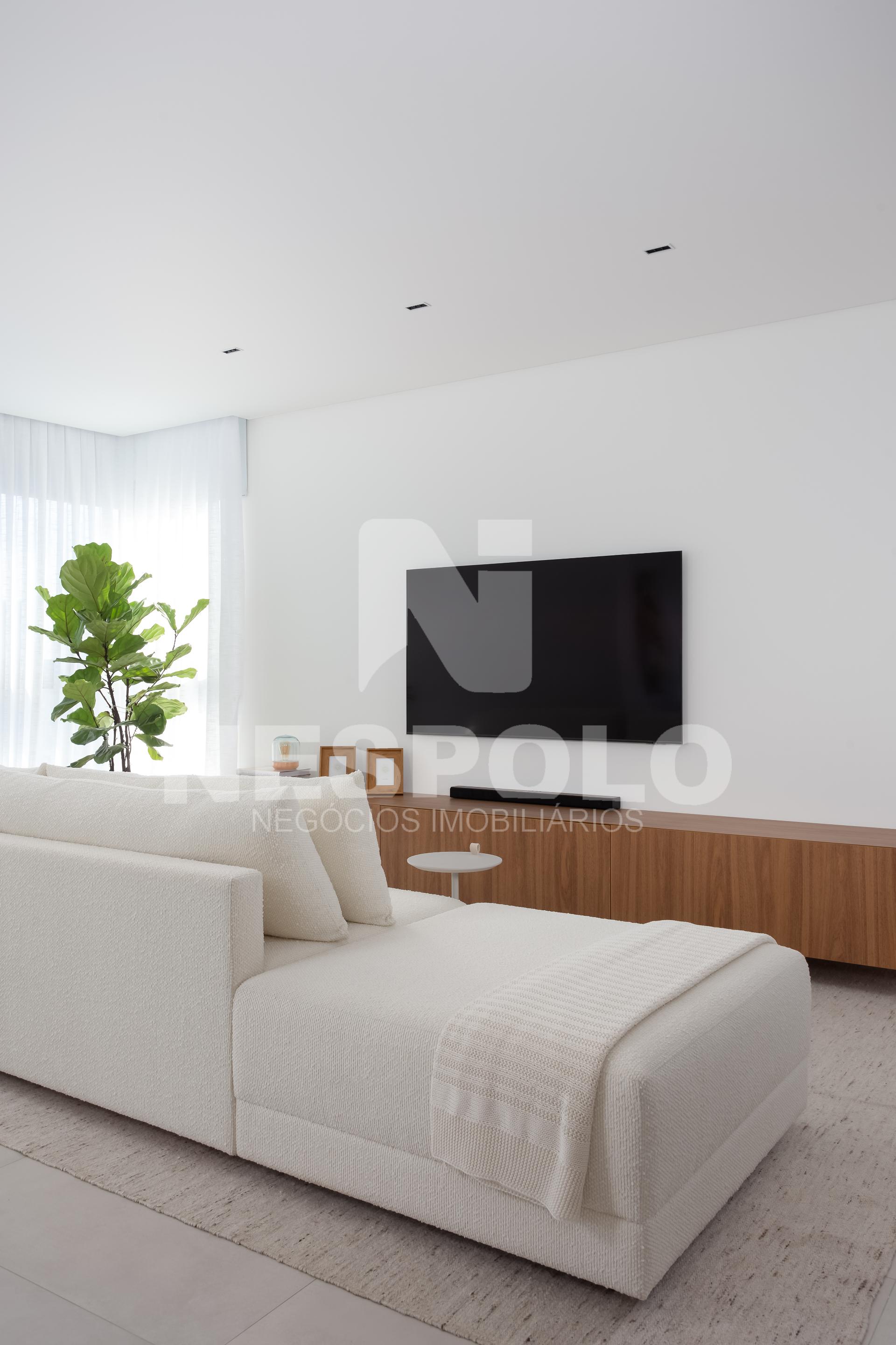 Apartamento para alugar com 3 quartos, 122m² - Foto 2